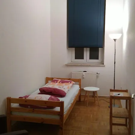 Familienwohnung: Zentral, Grun, Preiswert! *