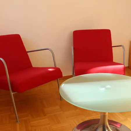 Familienwohnung: Zentral, Grun, Preiswert! Lipsia