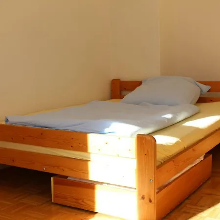 Familienwohnung: Zentral, Grun, Preiswert! *