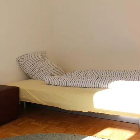 Familienwohnung: Zentral, Grun, Preiswert!