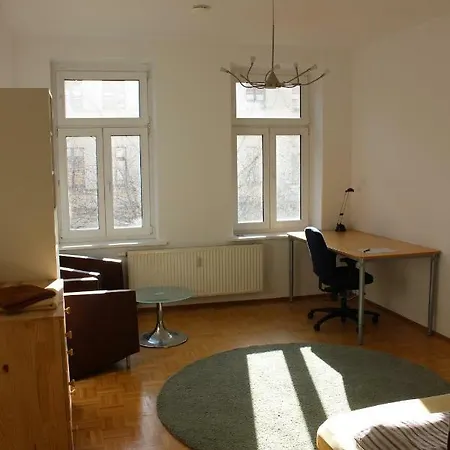 Familienwohnung: Zentral, Grun, Preiswert! Privatunterkunft Leipzig